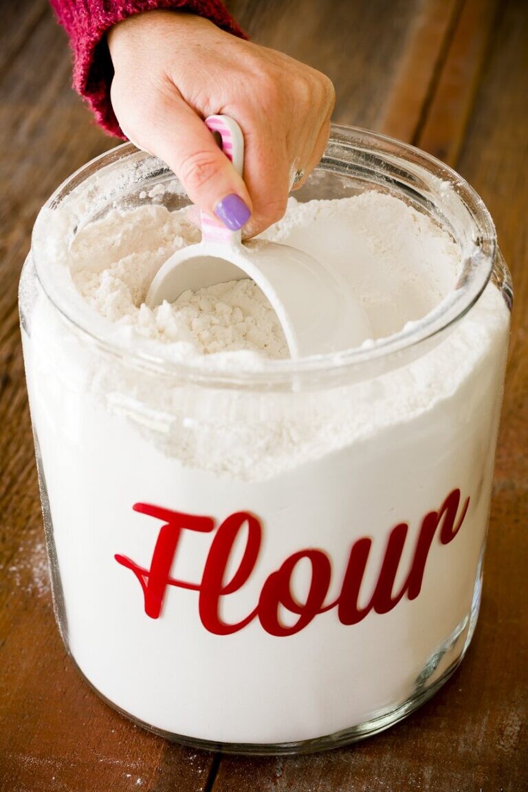 how many ounces does 1 cup of flour weigh? - complete description