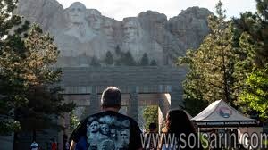 who is carved into mount rushmore?