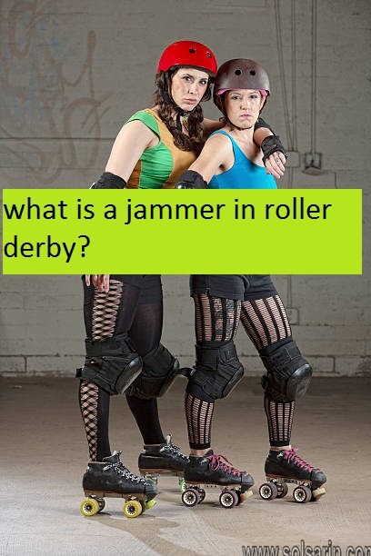 what is a jammer in roller derby?