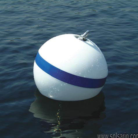 what colors appear on a mooring buoy?