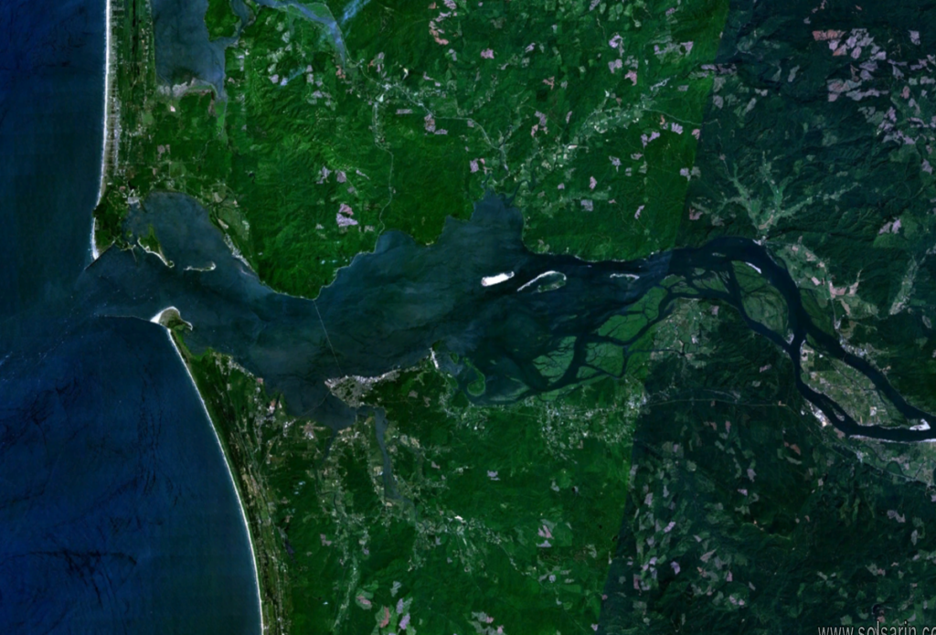 mouth of the columbia river