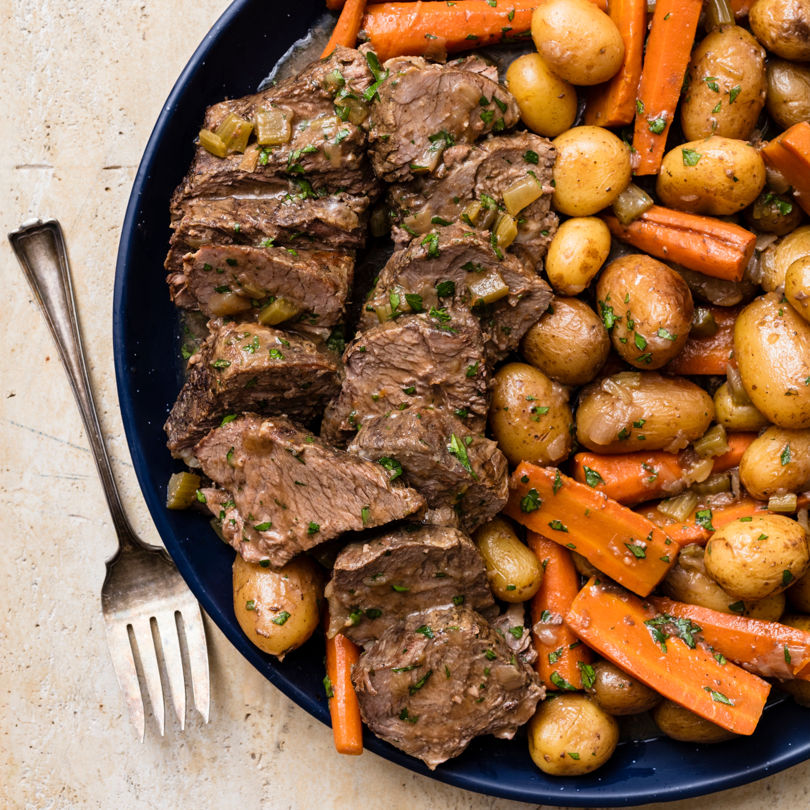 crock pot beef roast with potatoes and carrots