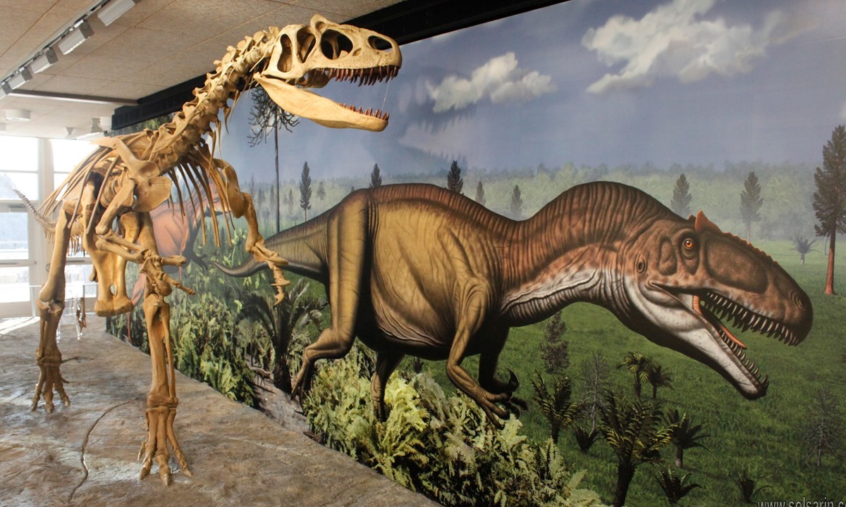 When did the allosaurus live?