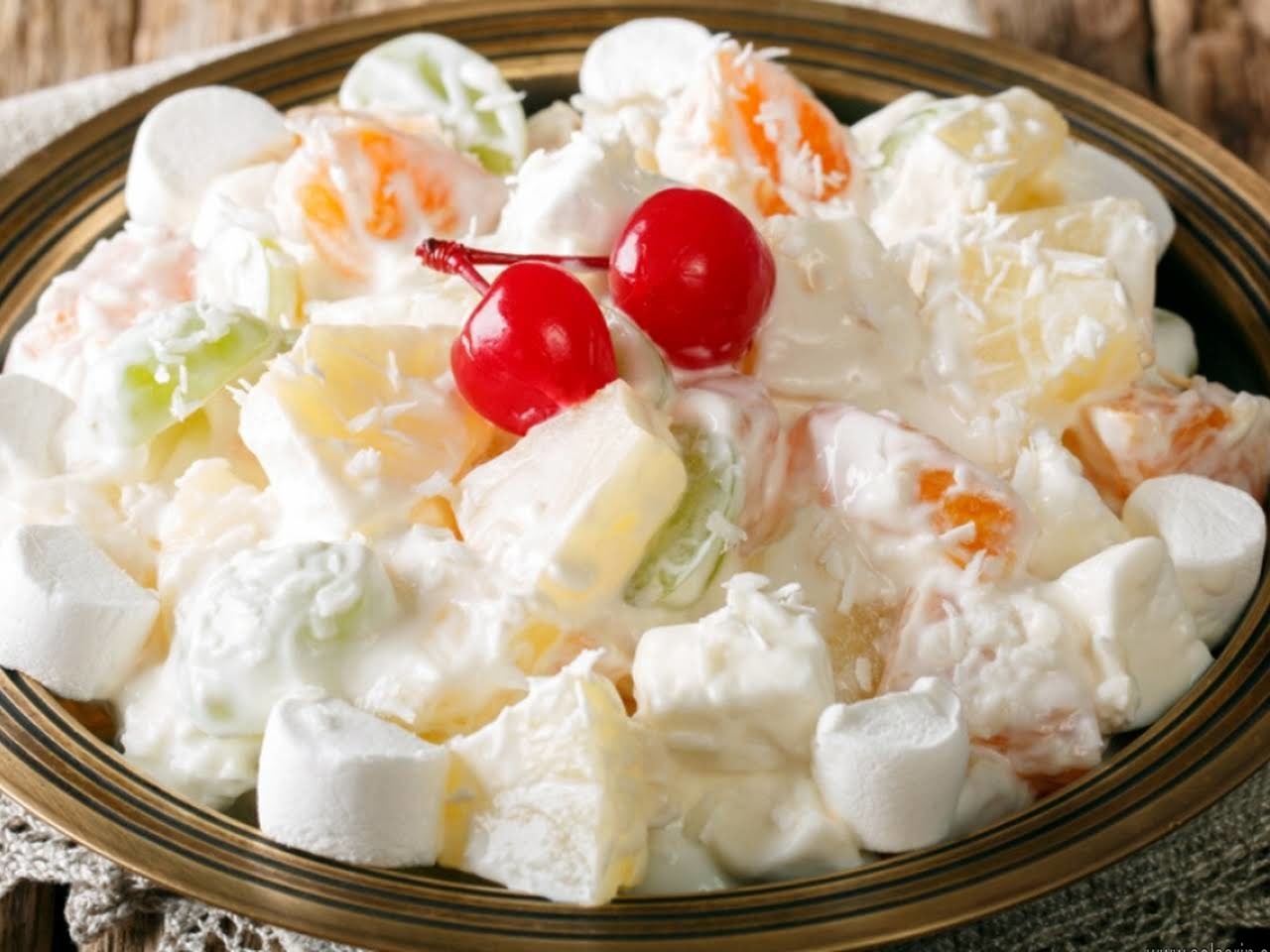 fruit salad with cool whip and pudding