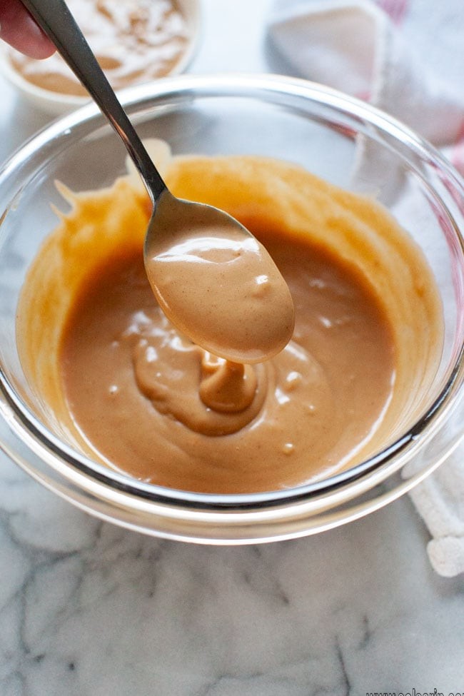 What is Vietnamese peanut sauce made of?