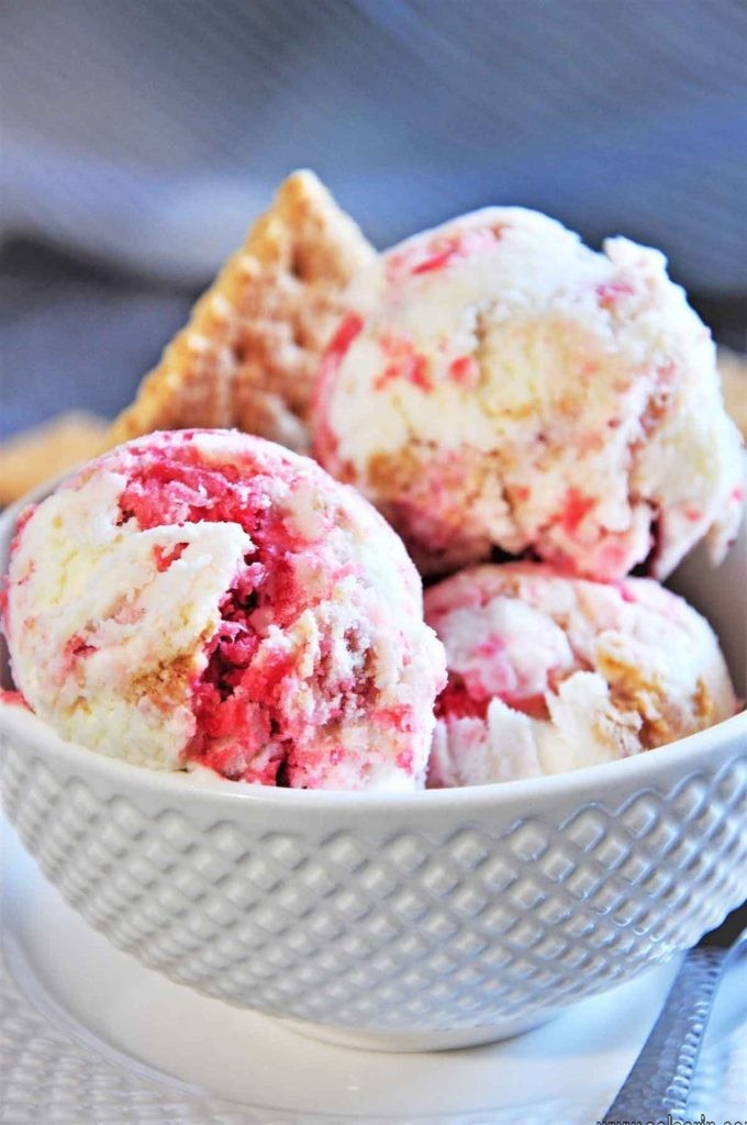 strawberry ice cream cheesecake