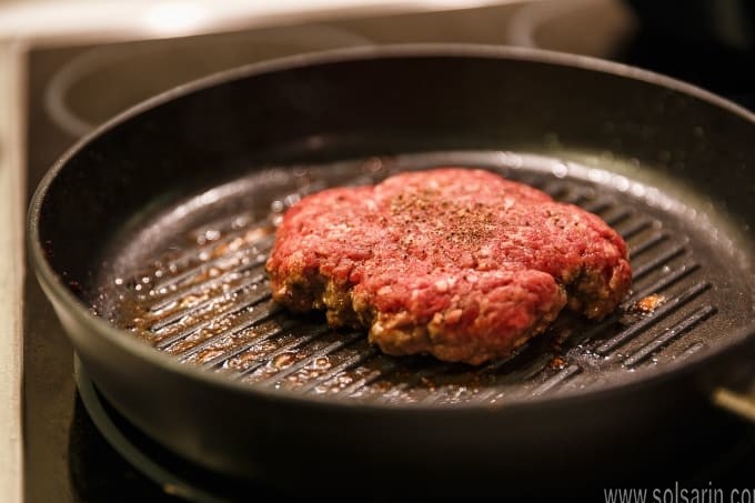 best way to cook burgers on the stove