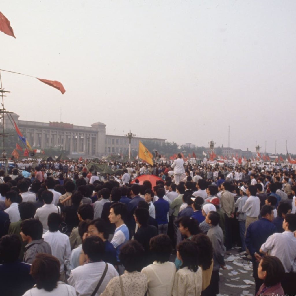how many people died in tiananmen square